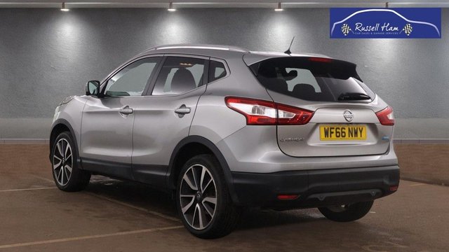 View our NISSAN QASHQAI