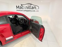 USED 2013 63 VOLKSWAGEN BEETLE 1.6 TDI BlueMotion Tech Hatchback 3dr Diesel Manual Euro 5 (s/s) (105 ps) Â£35 TAX, white Dune Pack