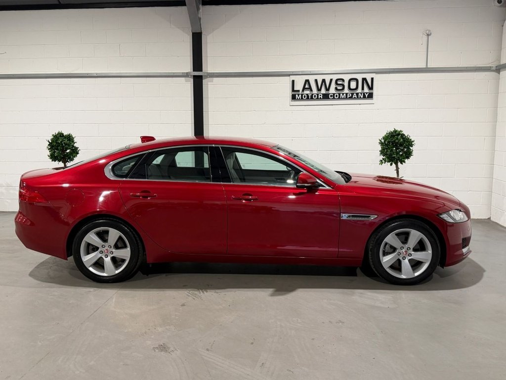 USED 2018 18 JAGUAR XF 2.0d Portfolio Saloon 4dr Diesel Auto Euro 6 (s/s) (180 ps) 