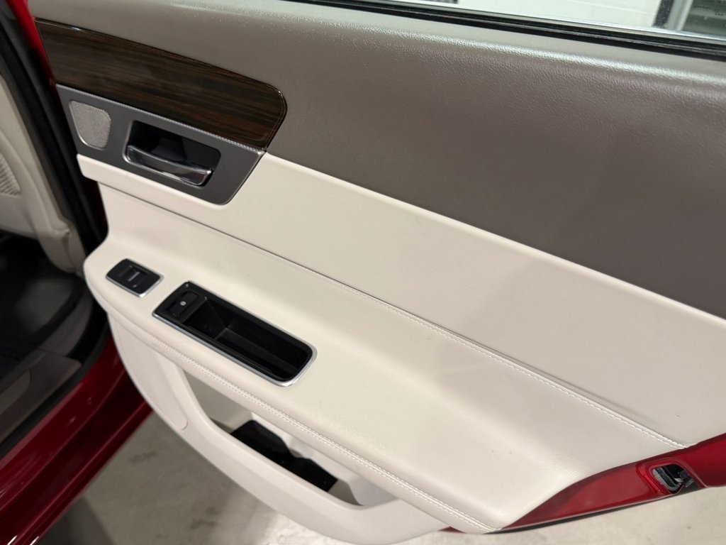 USED 2018 18 JAGUAR XF 2.0d Portfolio Saloon 4dr Diesel Auto Euro 6 (s/s) (180 ps) 