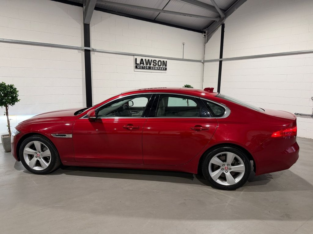 USED 2018 18 JAGUAR XF 2.0d Portfolio Saloon 4dr Diesel Auto Euro 6 (s/s) (180 ps) 