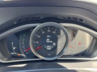 USED 2015 65 VOLVO V40 2.0 T2 SE Hatchback 5dr Petrol Manual Euro 6 (s/s) (122 ps) 