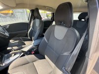 USED 2015 65 VOLVO V40 2.0 T2 SE Hatchback 5dr Petrol Manual Euro 6 (s/s) (122 ps) 