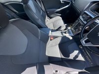 USED 2015 65 VOLVO V40 2.0 T2 SE Hatchback 5dr Petrol Manual Euro 6 (s/s) (122 ps) 