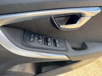 USED 2015 65 VOLVO V40 2.0 T2 SE Hatchback 5dr Petrol Manual Euro 6 (s/s) (122 ps) 
