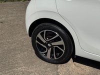 USED 2015 15 PEUGEOT 108 1.2 VTi PureTech Allure Hatchback 5dr Petrol Manual Euro 5 (82 ps) 
