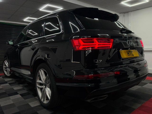 View our AUDI Q7