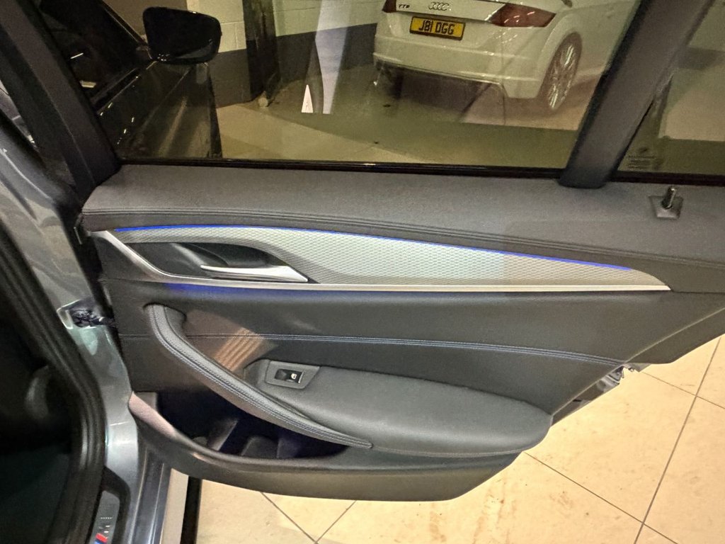 USED 2019 69 BMW 5 SERIES 2.0 530e 9.2kWh M Sport Saloon 4dr Petrol Plug-in Hybrid Auto Euro 6 (s/s) (252 ps) 