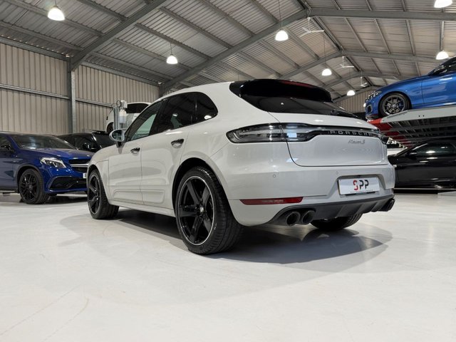 View our PORSCHE MACAN