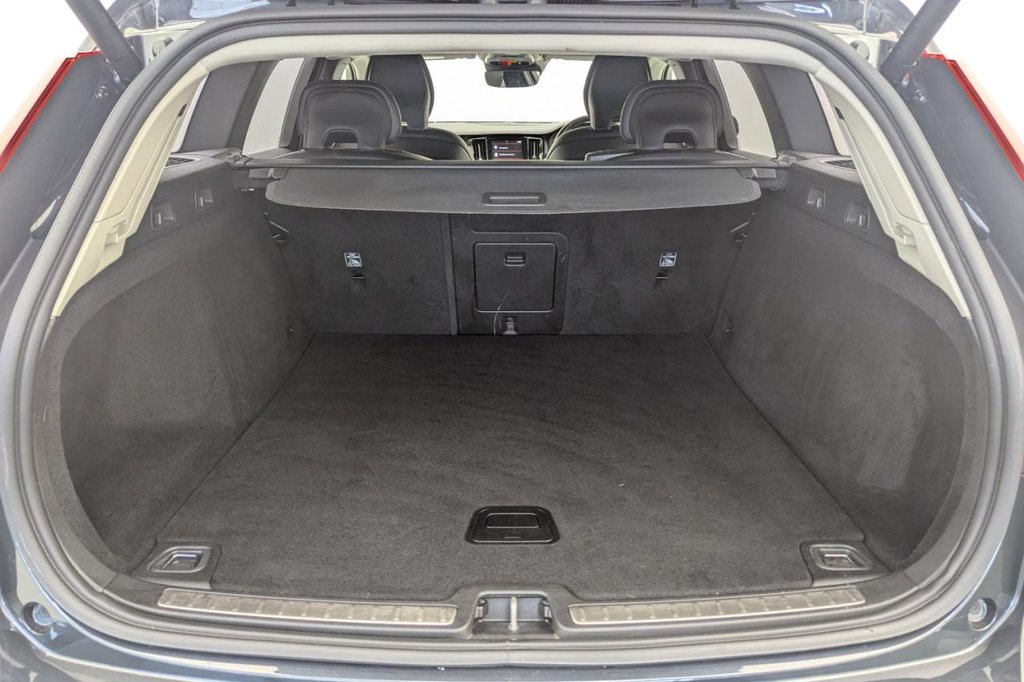 USED 2018 68 VOLVO V60 2.0 D4 Inscription Estate 5dr Diesel Auto Euro 6 (s/s) (190 ps) Sat Nav, Heated Screen, Cruise