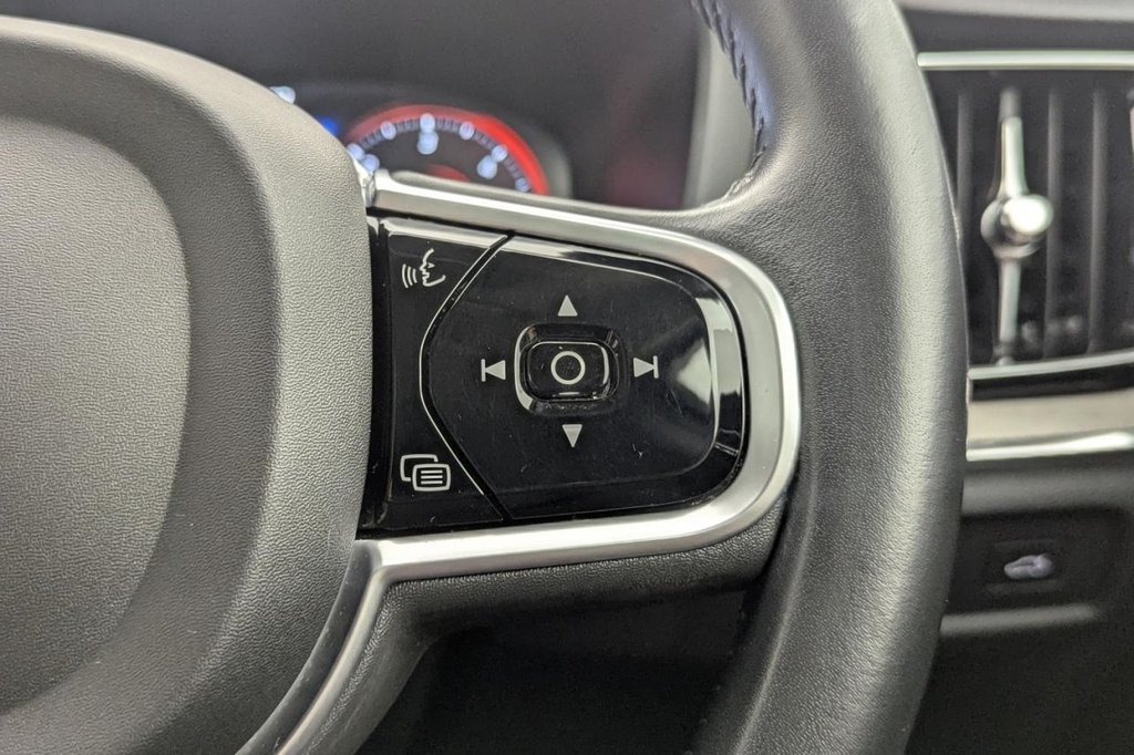 USED 2018 68 VOLVO V60 2.0 D4 Inscription Estate 5dr Diesel Auto Euro 6 (s/s) (190 ps) Sat Nav, Heated Screen, Cruise