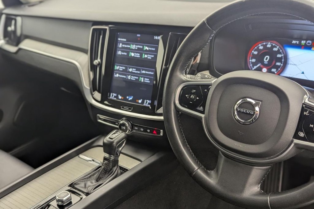 USED 2018 68 VOLVO V60 2.0 D4 Inscription Estate 5dr Diesel Auto Euro 6 (s/s) (190 ps) Sat Nav, Heated Screen, Cruise