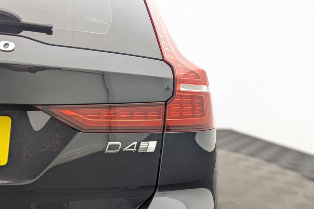 USED 2018 68 VOLVO V60 2.0 D4 Inscription Estate 5dr Diesel Auto Euro 6 (s/s) (190 ps) Sat Nav, Heated Screen, Cruise