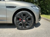 USED 2017 67 JAGUAR F-PACE 3.0 D300 V6 S SUV 5dr Diesel Auto AWD Euro 6 (s/s) (300 ps) FULL SERVICE HISTORY * NICE SPEC