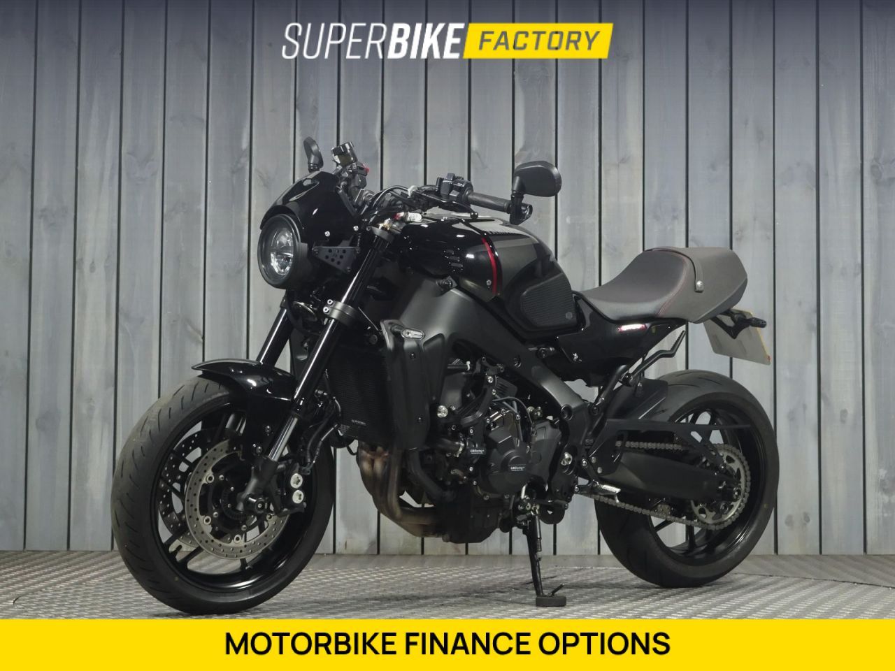 YAMAHA XSR900