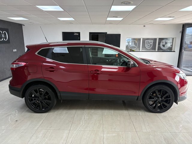 View our NISSAN QASHQAI