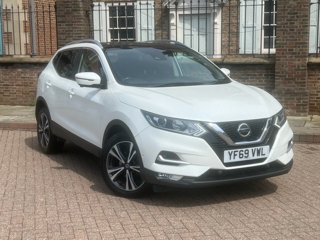 View our NISSAN QASHQAI