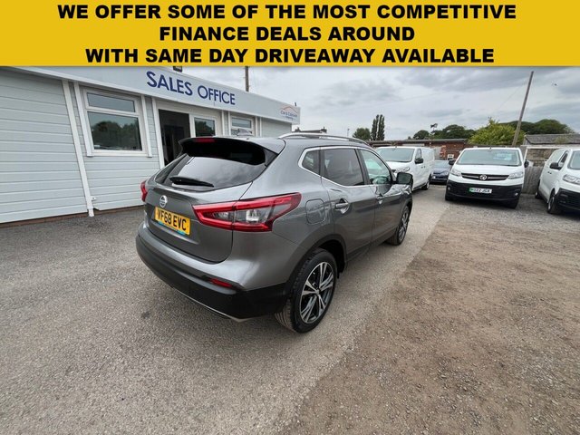 View our NISSAN QASHQAI