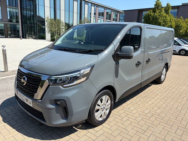 View our Nissan Primastar 30 TEKNA 2.0DCi EU6 S/S L2 H1 170PS *A/C*S/NAV*ALLOYS*E/PACK*ROOF BARS*APPLE CARPLAY*