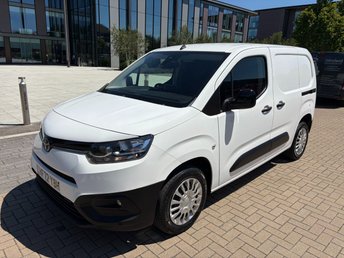 View our TOYOTA PROACE CITY