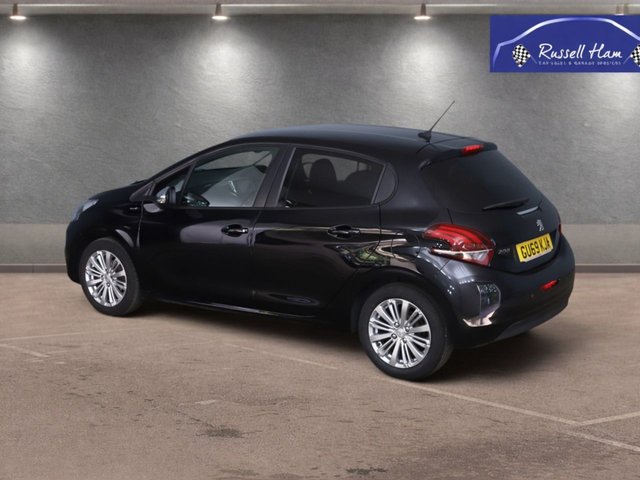 View our PEUGEOT 208