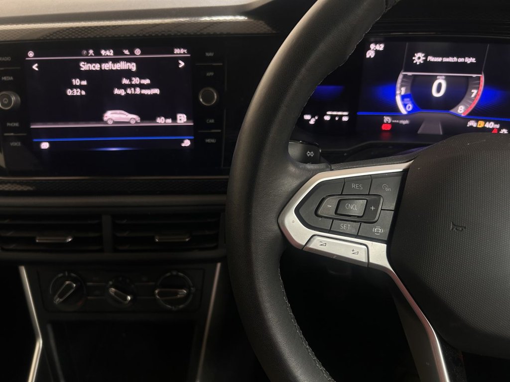 2023 Volkswagen Polo — image 12