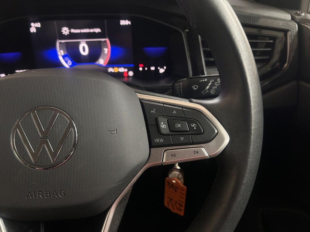 2023 Volkswagen Polo — image 14