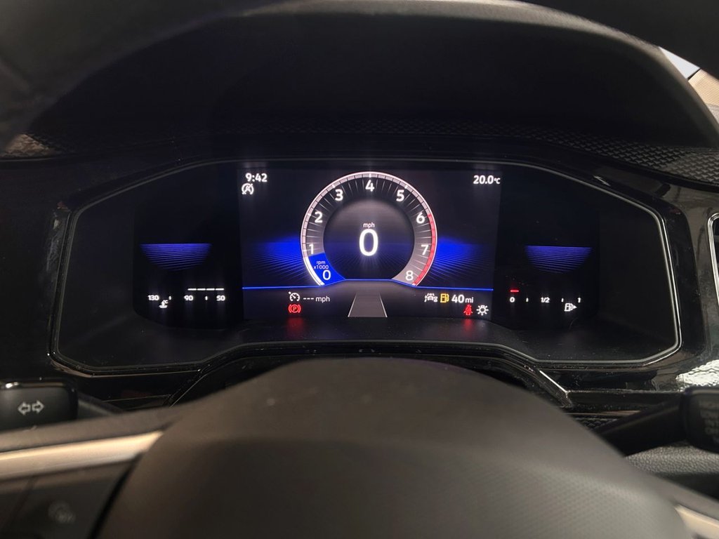 2023 Volkswagen Polo — image 13