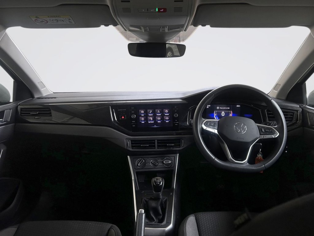 2023 Volkswagen Polo — image 2