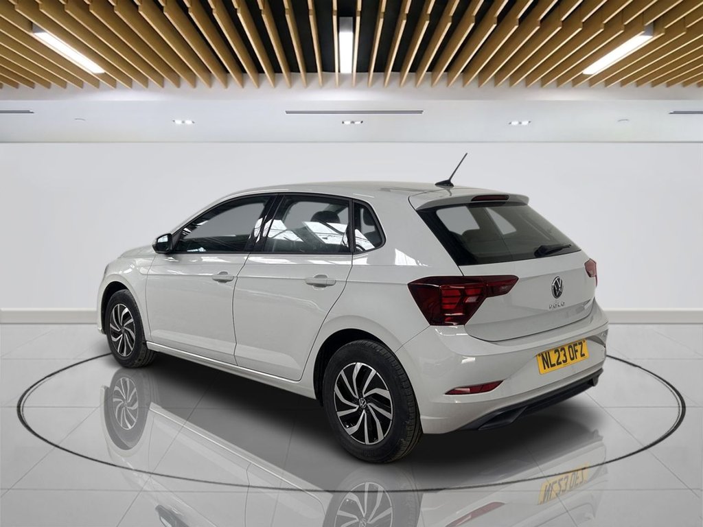 2023 Volkswagen Polo — image 5
