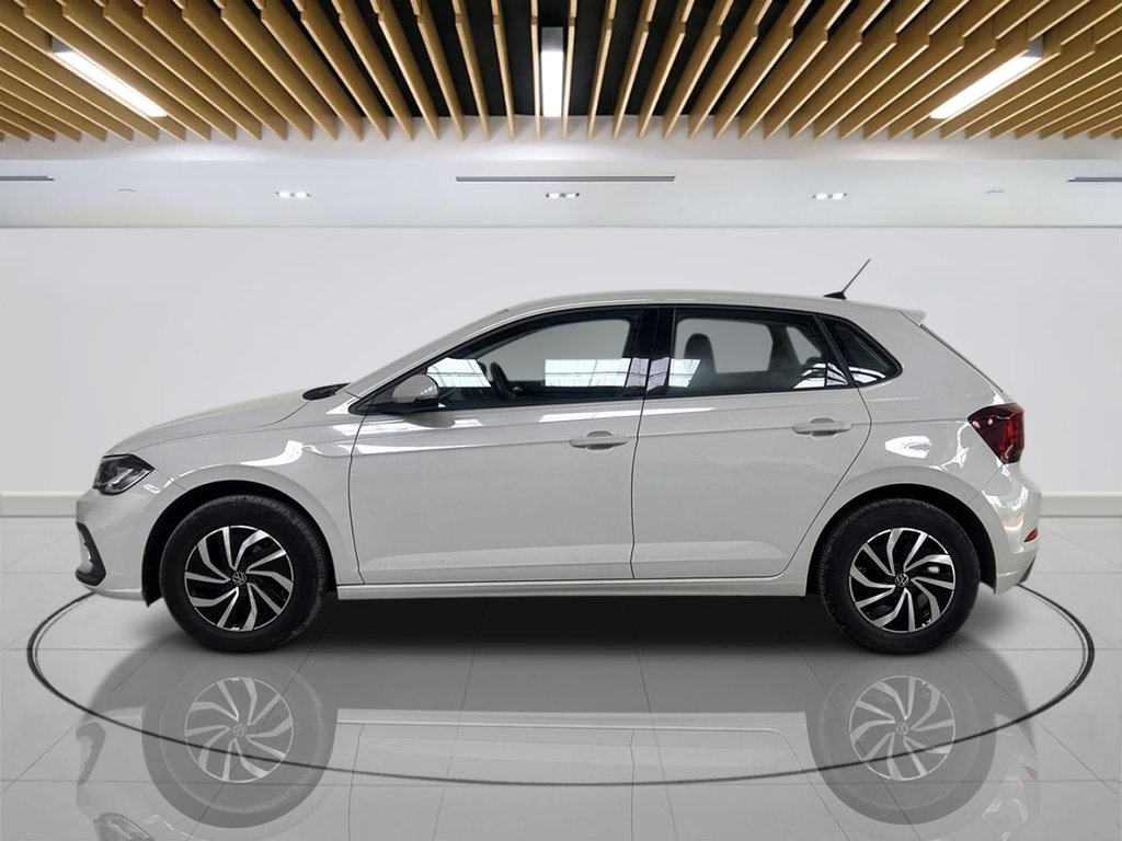 2023 Volkswagen Polo — image 4