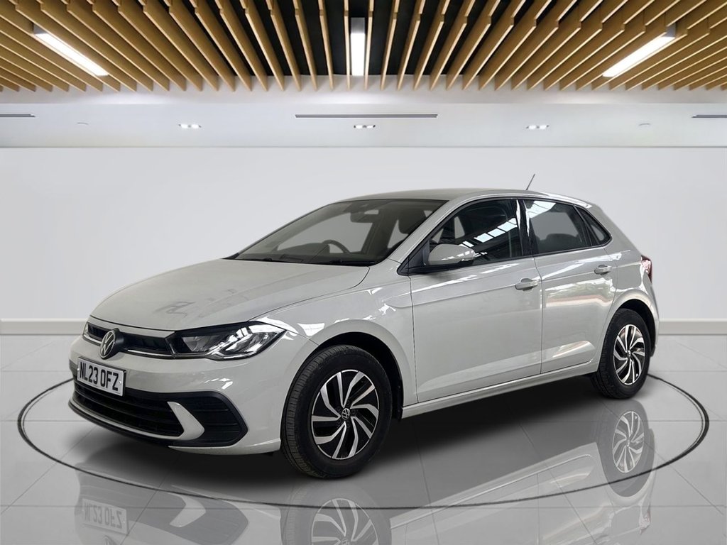 2023 Volkswagen Polo — image 3