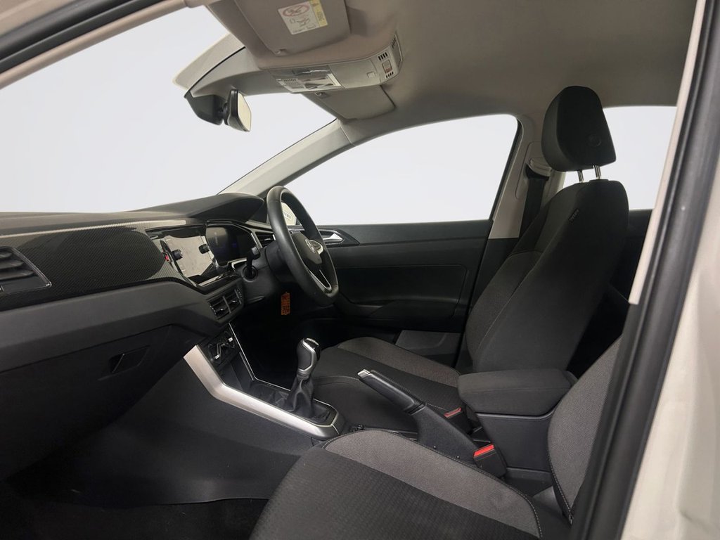 2023 Volkswagen Polo — image 9