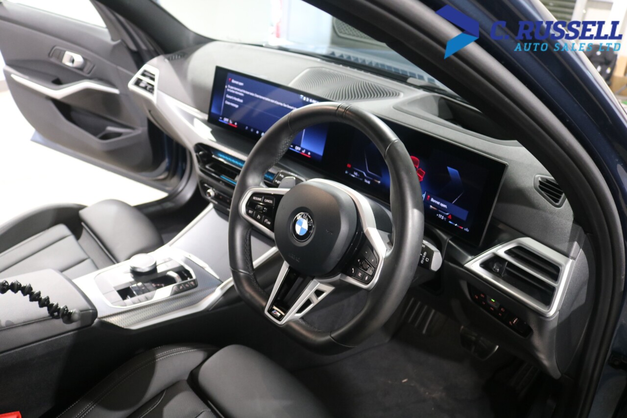 2025 BMW 3 SERIES 2.0 320i M Sport Touring 5dr Petrol Auto Euro 6 (s/s) (184 ps) - vehicle photo 14 for sale on PureCar