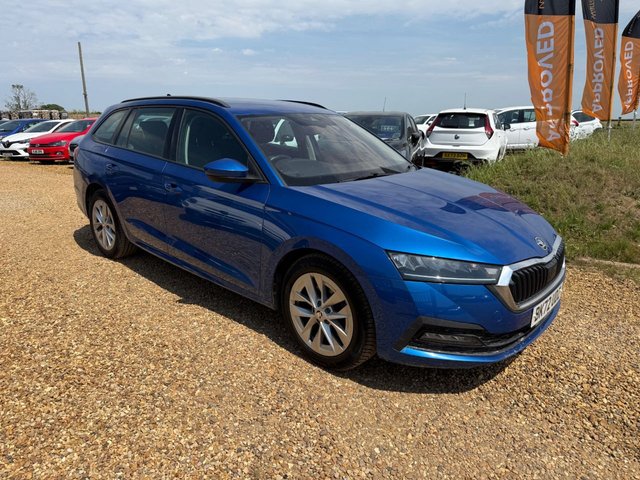 View our Skoda Octavia 1.4 TSI iV 13kWh SE Technology Estate 5dr Petrol Plug-in Hybrid DSG Euro 6 (s/s) (204 ps)