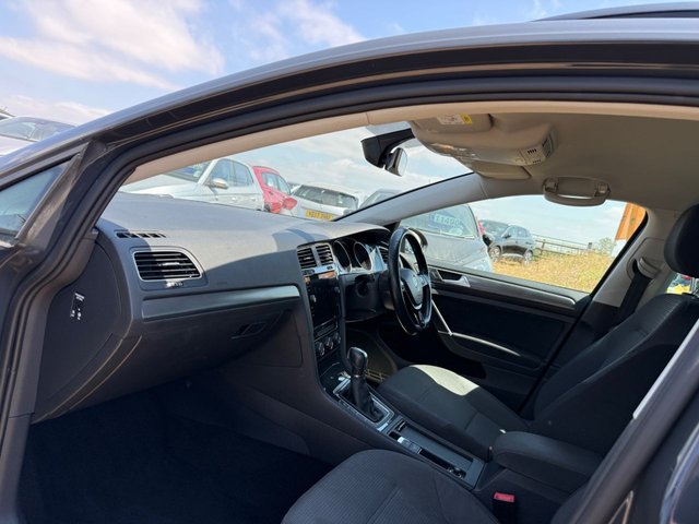 2019 Volkswagen Golf — image 4