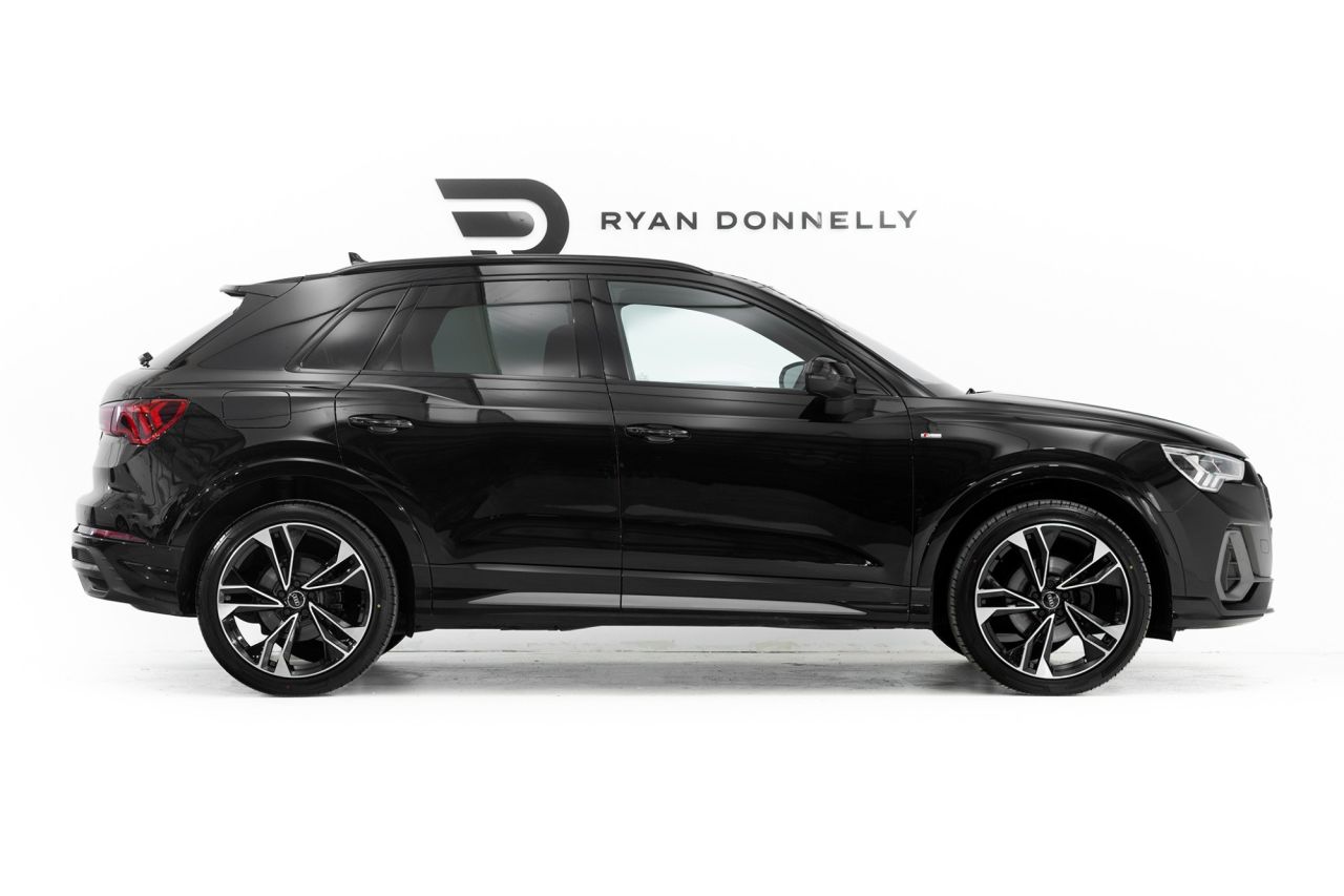 2019 AUDI Q3 S Line - vehicle photo 4 for sale on PureCar