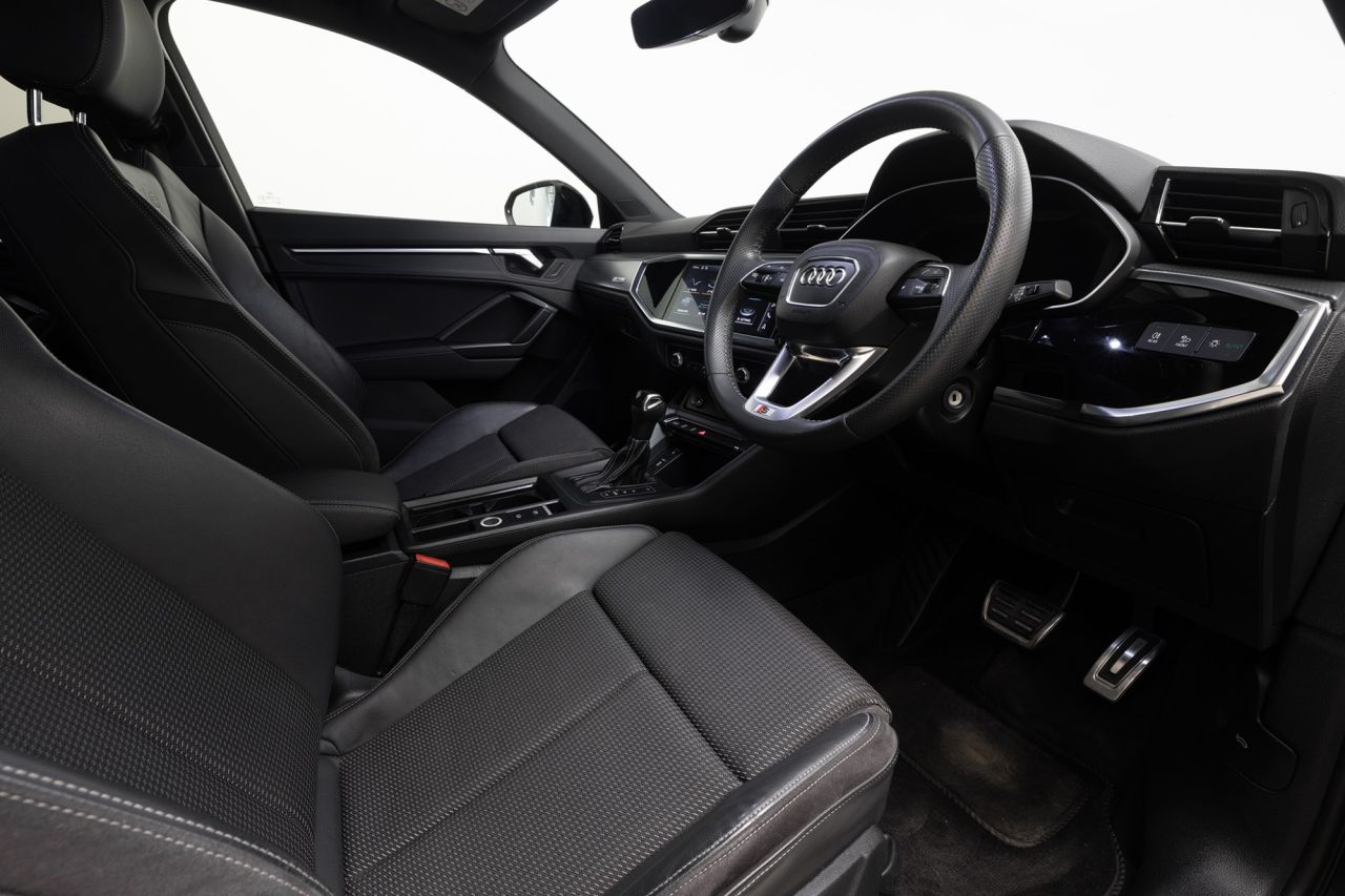 2019 AUDI Q3 S Line - vehicle photo 10 for sale on PureCar