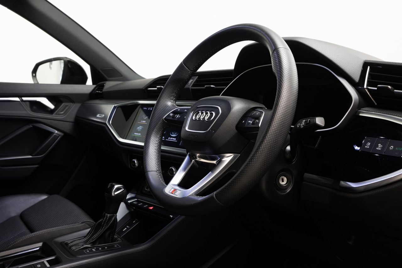 2019 AUDI Q3 S Line - vehicle photo 11 for sale on PureCar