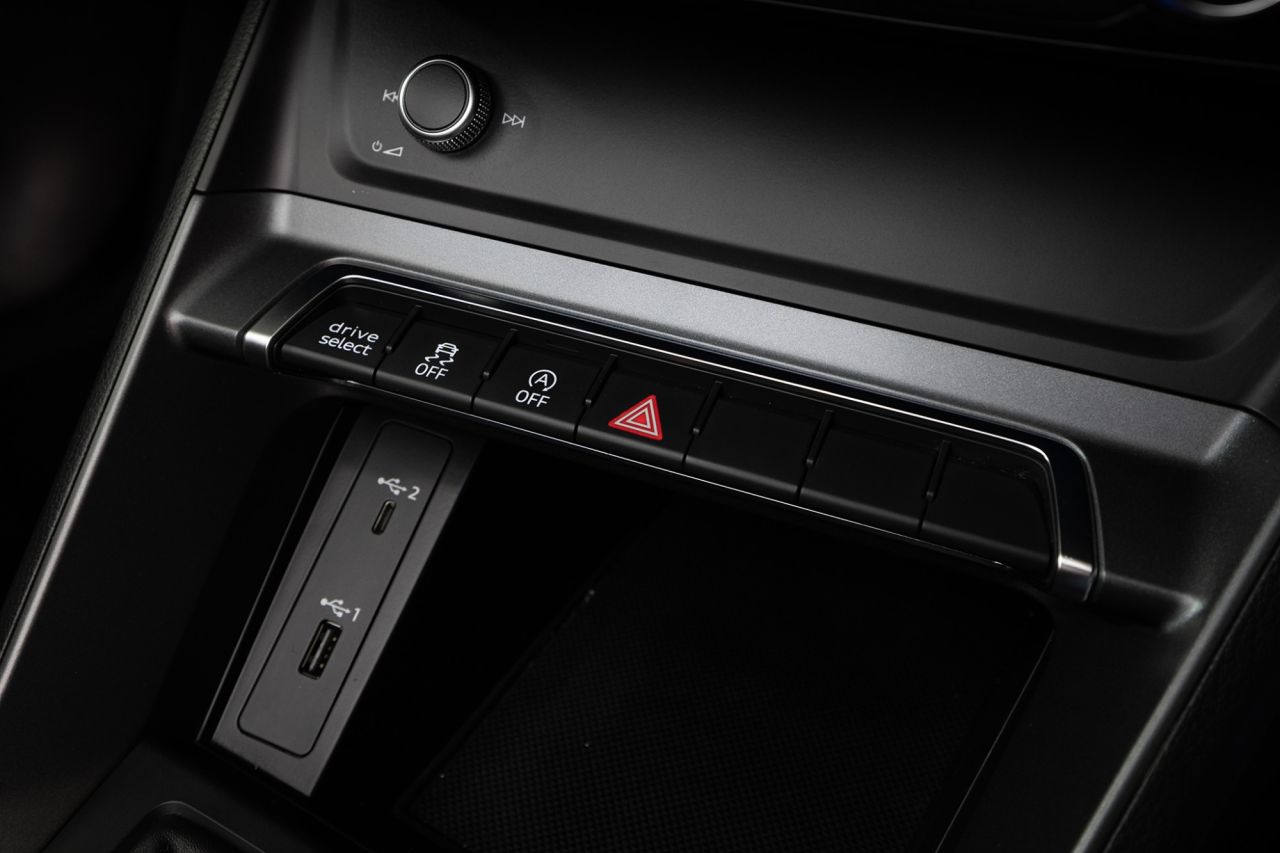 2019 AUDI Q3 S Line - vehicle photo 18 for sale on PureCar