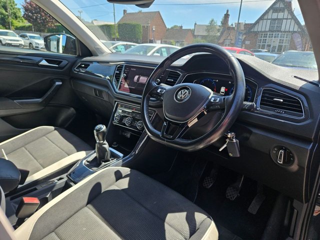 View our VOLKSWAGEN T-ROC