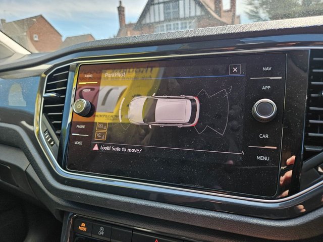 View our VOLKSWAGEN T-ROC