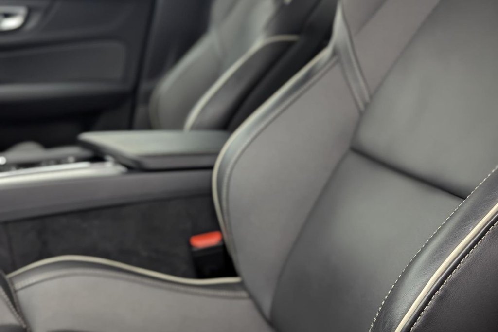 USED 2021 21 VOLVO S60 2.0 B5 MHEV R-Design Saloon 4dr Petrol Hybrid Auto Euro 6 (s/s) (250 ps) Sat Nav, Camera, Keyless