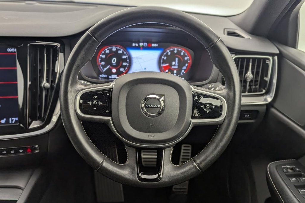 USED 2021 21 VOLVO S60 2.0 B5 MHEV R-Design Saloon 4dr Petrol Hybrid Auto Euro 6 (s/s) (250 ps) Sat Nav, Camera, Keyless