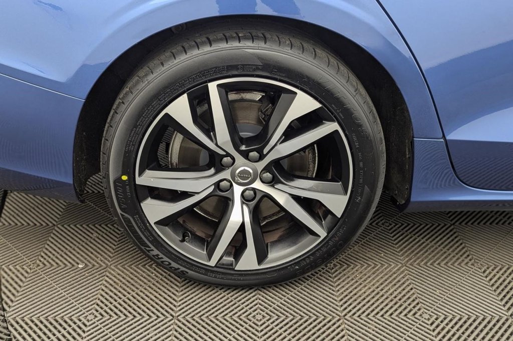 USED 2021 21 VOLVO S60 2.0 B5 MHEV R-Design Saloon 4dr Petrol Hybrid Auto Euro 6 (s/s) (250 ps) Sat Nav, Camera, Keyless
