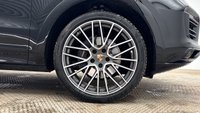USED 2023 23 PORSCHE CAYENNE 3.0 V6 E-Hybrid 17.9kWh Platinum Edition Coupe 5dr Petrol Plug-in Hybrid TiptronicS 4WD Euro 6 (s/s) (3.6kW Charger) (462 ps) 