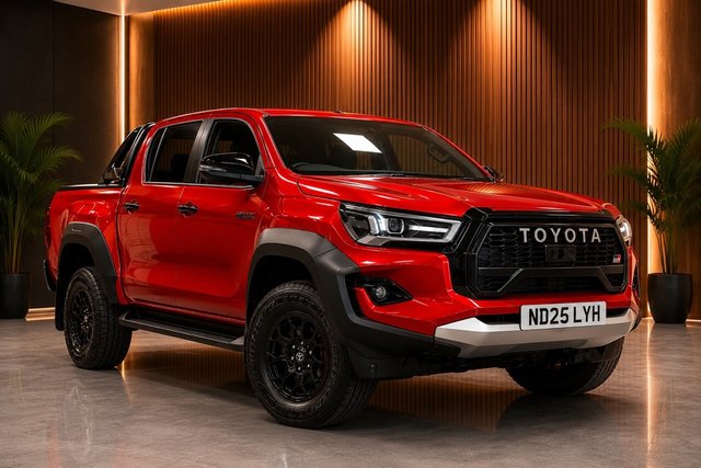 2025 TOYOTA HILUX 2.8 D-4D GR SPORT II Pickup Double Cab 4dr Diesel Auto 4WD Euro 6 (s/s) (204 ps) £45950.00