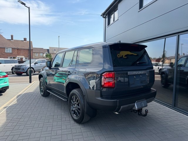 View our TOYOTA LAND CRUISER