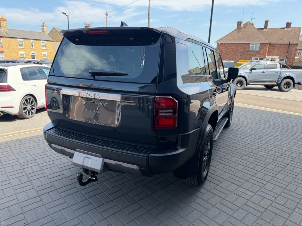 USED TOYOTA LAND CRUISER 