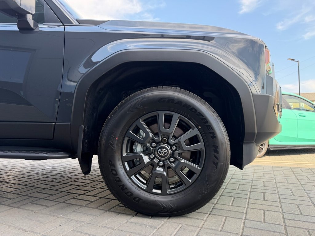 USED TOYOTA LAND CRUISER 